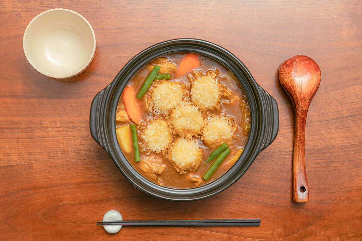 Curry Hotpot with Steamed Squid Dumplings